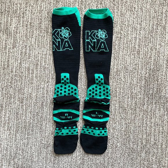 Men's Medium 8.5-10.5 T3 Compressport Ironman Kona Long compression socks Black - Picture 2 of 2